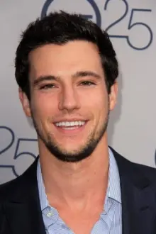 Drew Roy como: Hal Mason