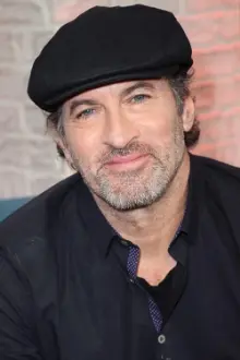 Scott Patterson como: Luke Danes