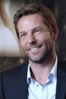 Jamie Bamber como: Matt Devlin