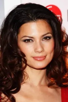 Natassia Malthe como: Randi Fuller