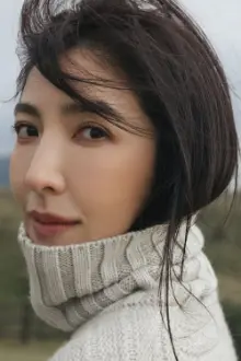 Cheryl Yang como: Su Ching-yi / Sue