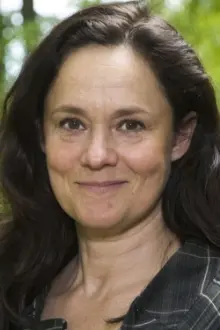 Pernilla August como: Åsa Eriksson