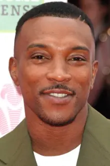 Ashley Walters como: Leonard