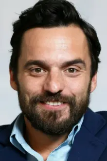 Jake Johnson como: 