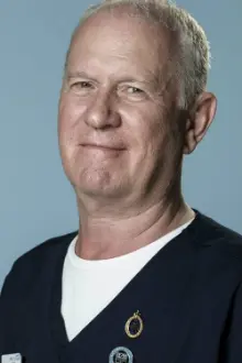 Derek Thompson como: Billy Downes