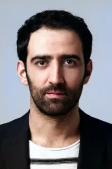 Ferit Kaya como: Erkan