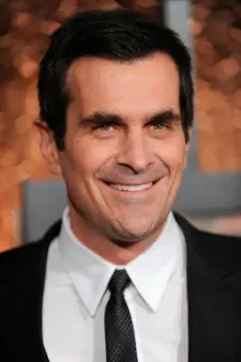 Ty Burrell como: Jean Pierre Napoleon