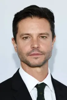 Jason Behr como: John Livien