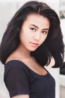 Ellen Chan Nga-Lun como: Gigi