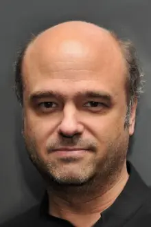 Scott Adsit como: Production Assistant