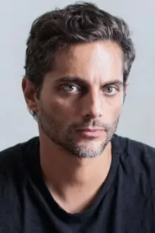 Joaquín Furriel como: Marcos Lombardo