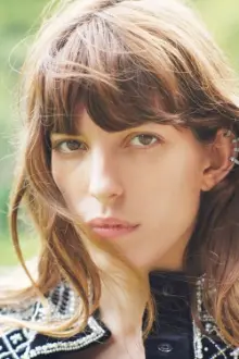 Lou Doillon como: Lou