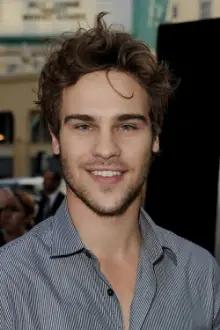 Grey Damon como: Andrew Kurtz