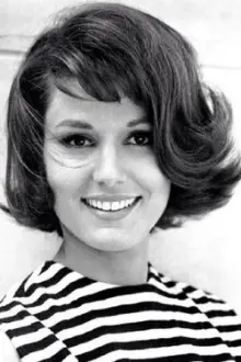 Paula Prentiss como: Celia Clooney