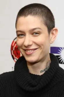 Asia Kate Dillon como: Inez