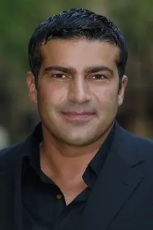 Tamer Hassan como: Sergei