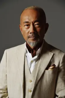 Naoto Takenaka como: Shigeru Yoshida