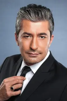 Erkan Petekkaya como: Ömer Duran
