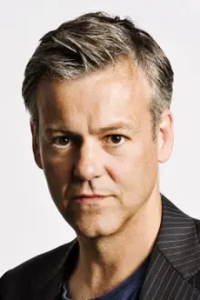 Rupert Graves como: Jim Atkins