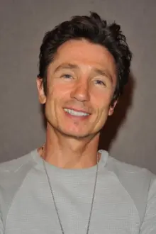 Dominic Keating como: Detective Pitchman