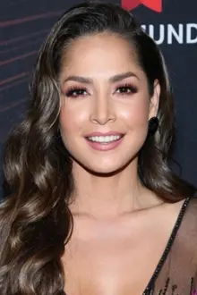 Carmen Villalobos como: Catalina Urdaneta