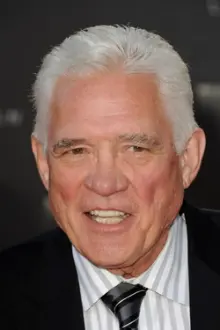 G.W. Bailey como: Joe Comminger