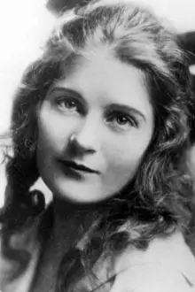 Mae Marsh como: The Young Woman