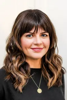 Casey Wilson como: Tiffany 'Tiff' Georgina