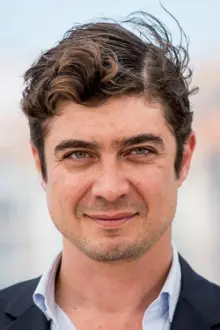 Riccardo Scamarcio como: Angelo Caronia