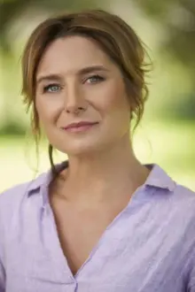 Libby Tanner como: Susie