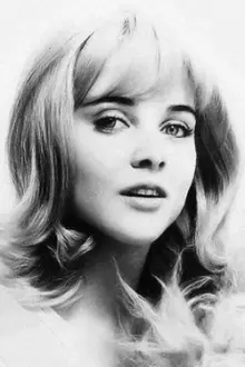 Sue Lyon como: Elaine Harper