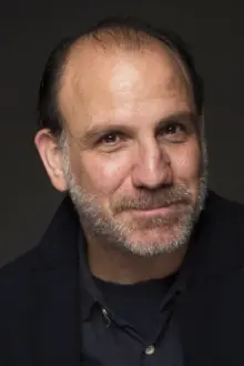 Nick Sandow como: Hank