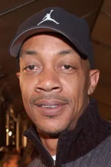 DJ Pooh como: Doela Man (voice)