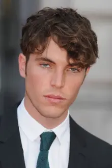 Tom Hughes como: Dan