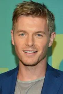 Rick Cosnett como: Roger