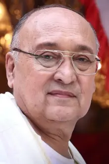 Victor Banerjee como: Swapna's father