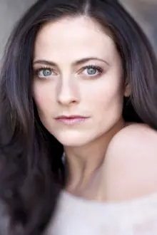 Lara Pulver como: Louise