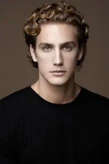 Eugenio Siller como: Martín Lobos / Lorenzo Lobos (joven)