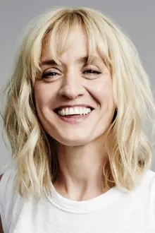 Anne-Marie Duff como: Holly