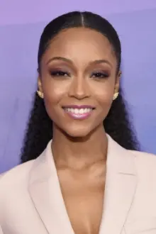 Yaya DaCosta como: Nora Bolden