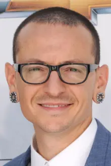 Chester Bennington como: Singer