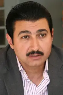Yassir Galal como: Khaled El Sharkawy