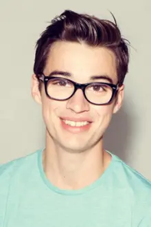 Joey Bragg como: Sid