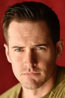 Jonathan Patrick Moore como: Colin