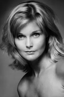 Carol Lynley como: Jo Hudson