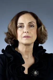 Diana Bracho como: Dolores de Román