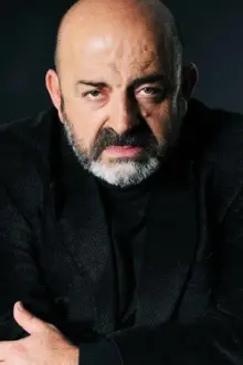 Enver Petrovci como: Pashiqi