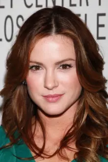 Danneel Ackles como: Irene