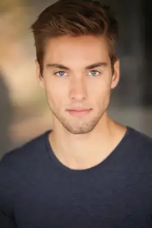 Austin North como: Logan Watson