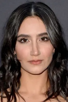 Nikohl Boosheri como: Layla